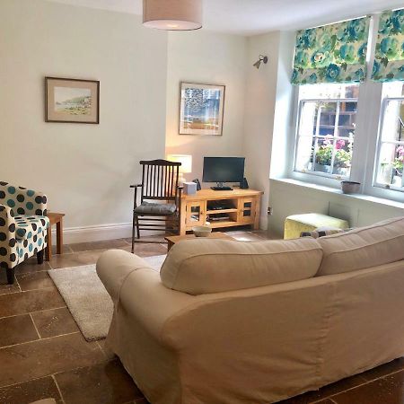 Lauras Townhouse Apartments Garrard'S Retreat Μπαθ Εξωτερικό φωτογραφία
