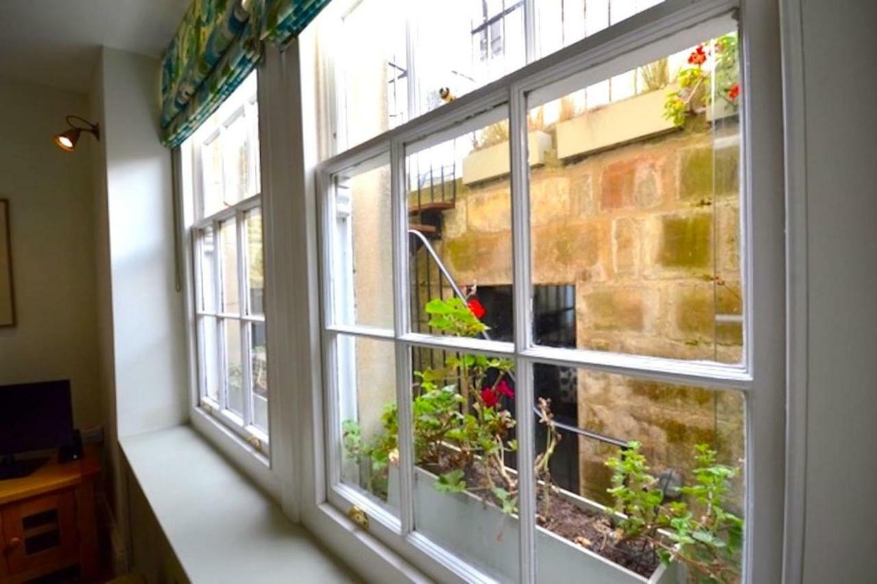 Lauras Townhouse Apartments Garrard'S Retreat Μπαθ Εξωτερικό φωτογραφία