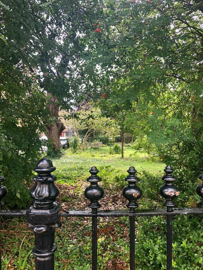 Lauras Townhouse Apartments Garrard'S Retreat Μπαθ Εξωτερικό φωτογραφία
