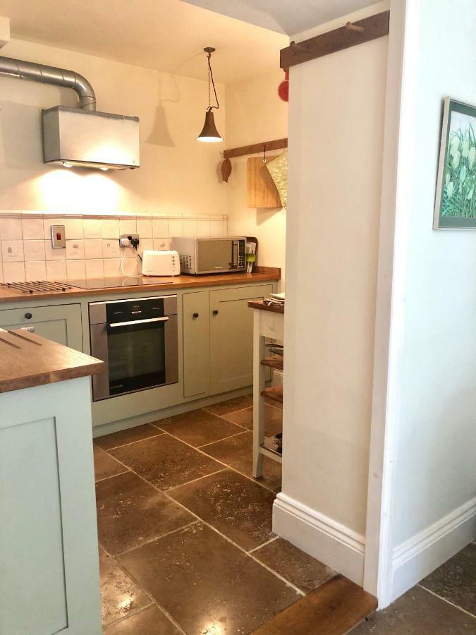 Lauras Townhouse Apartments Garrard'S Retreat Μπαθ Εξωτερικό φωτογραφία